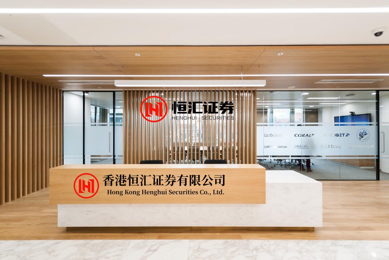 盈禾配资APP下载 农村冰冰：让人深思的一段话：“你发现了吗，那保险如此之好，为何要推销？生娃是那般的美好，为何要鼓励？新能源如此的优良，为何要给予补助？那旺铺是如此的难得，为什么要转让？” 锣鼓喧天处，常藏着说不...